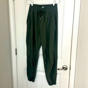Olive Abercrombie high waisted traveler joggers. Size medium tall.
